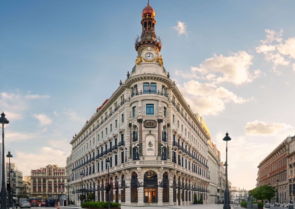 The impressive façade of the Four Seasons Hotel Madrid